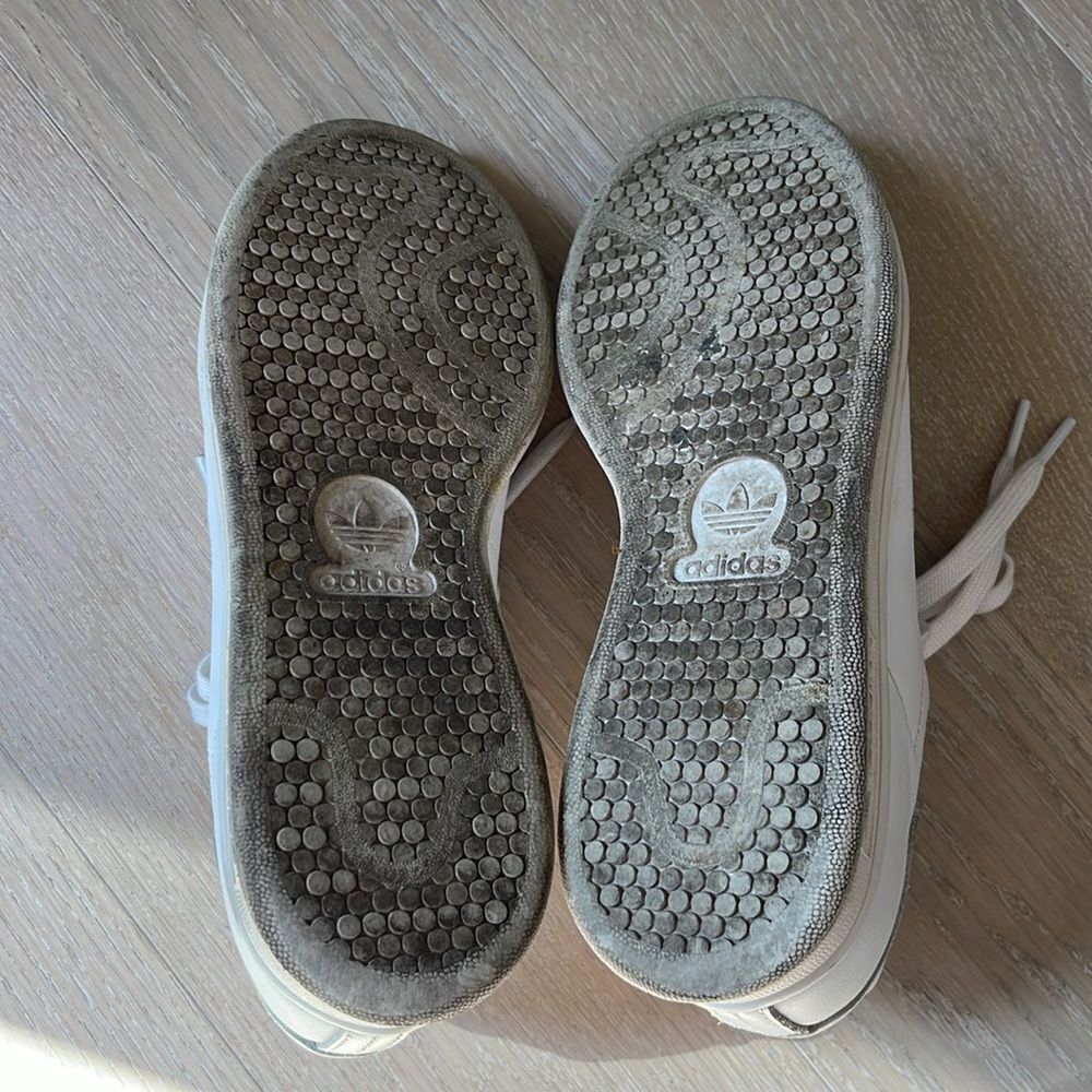 Adidas White Sneakers with Red Heart, Size 5 - Picture 9 of 10